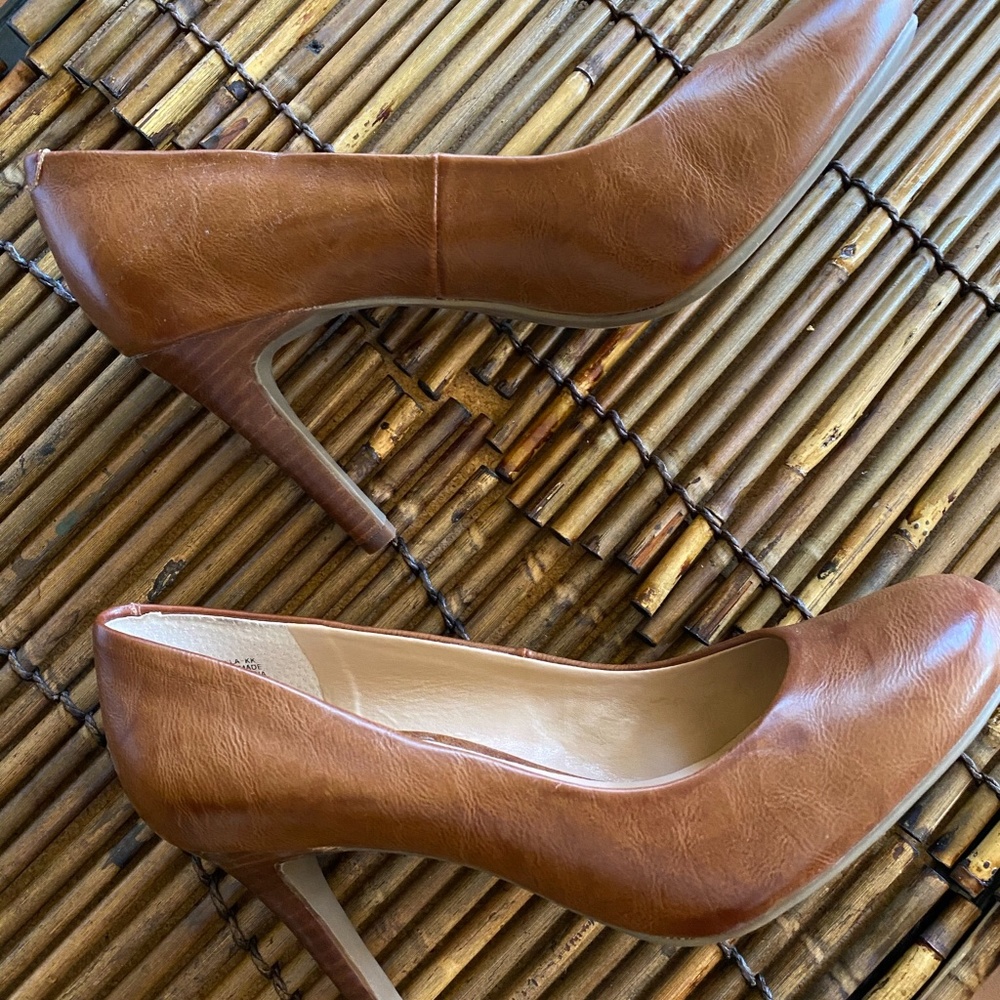 Kelly & Katie round toe heels